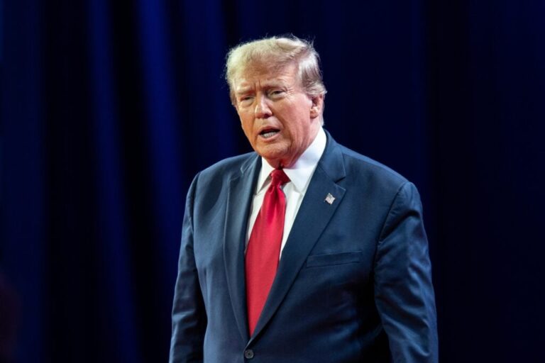 Trump Defends Ohio Data Centers Amid AI Power Cost Backlash – Amazon.com (NASDAQ:AMZN), NVIDIA (NASDAQ:NVDA)