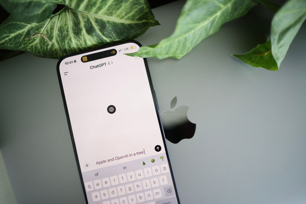 চীনে Apple AI লঞ্চে প্রতিযোগিতার চ্যালেঞ্জ ও ভবিষ্যৎ সম্ভাবনা